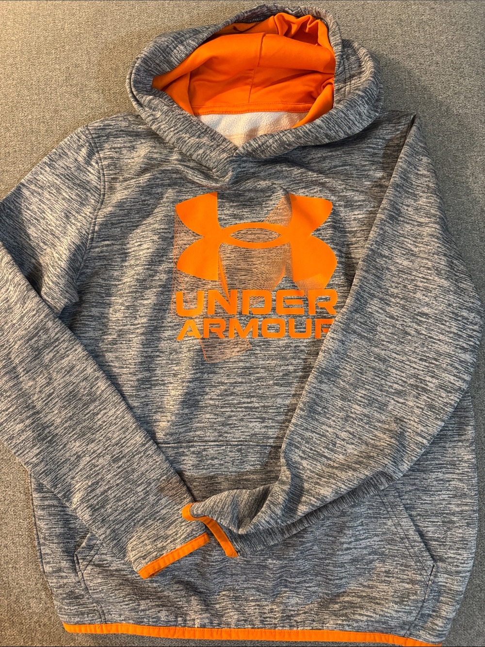 5/$15- Under Armour hoodie size large
